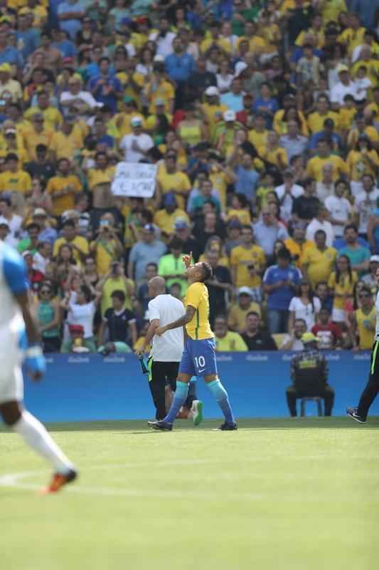 Brasil goleou Honduras por 6 a 0 e avanou  deciso do futebol masculino nos Jogos