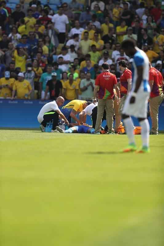 Brasil goleou Honduras por 6 a 0 e avanou  deciso do futebol masculino nos Jogos