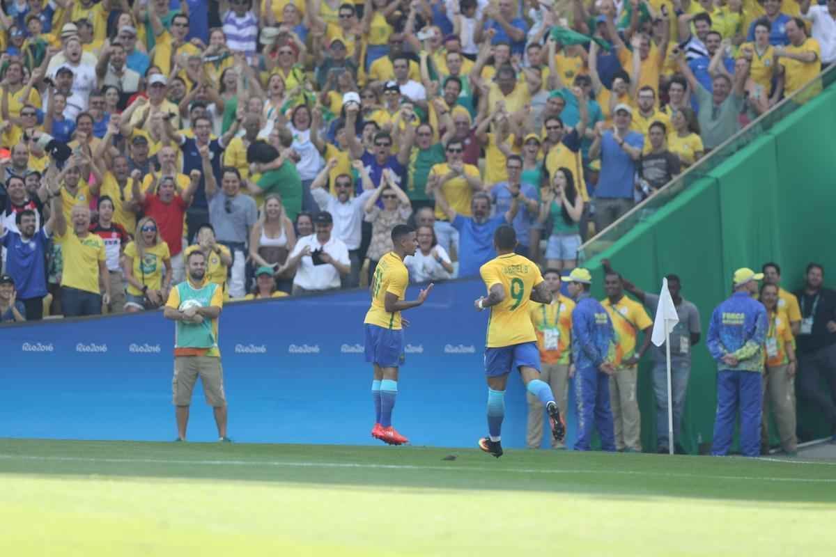 Brasil goleou Honduras por 6 a 0 e avanou  deciso do futebol masculino nos Jogos