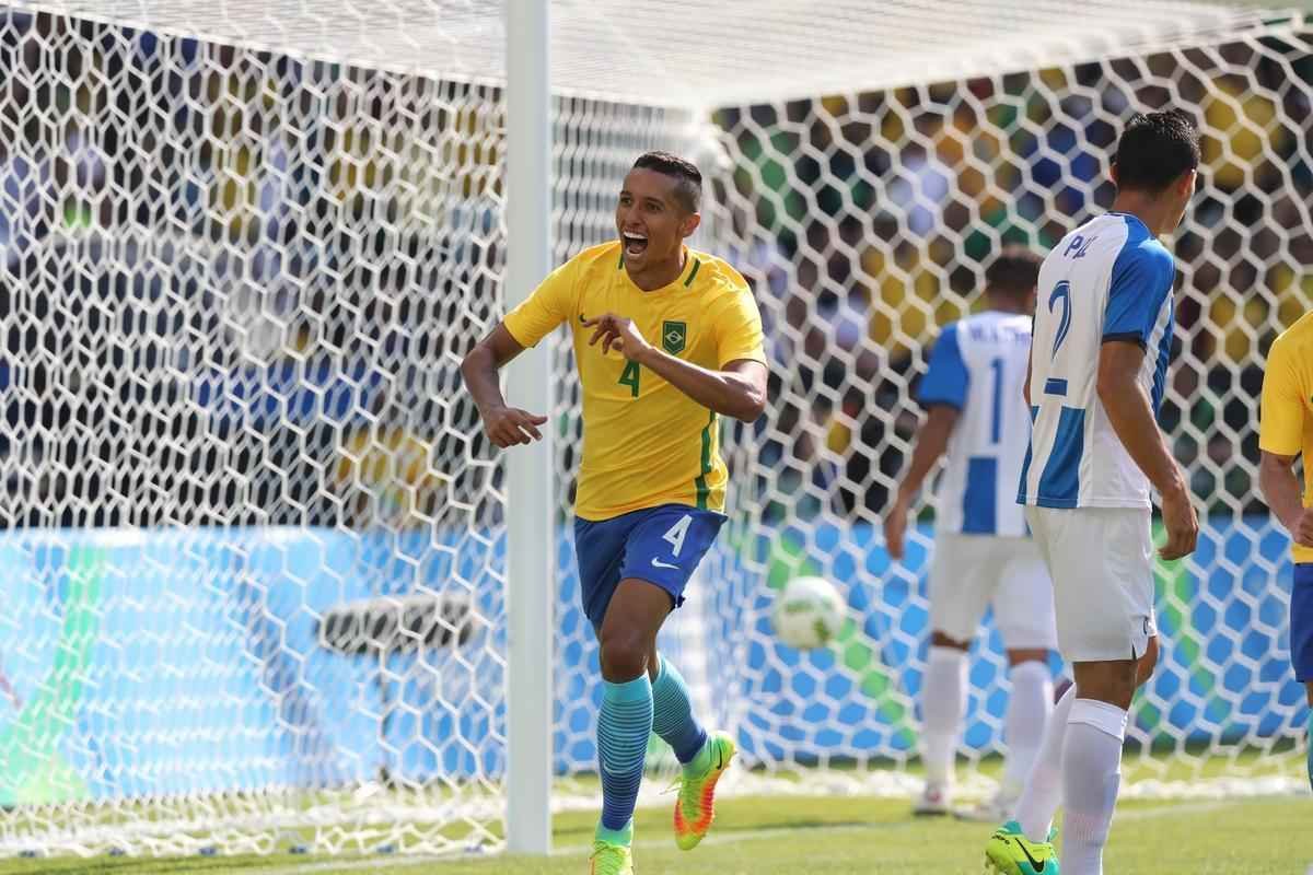 Brasil goleou Honduras por 6 a 0 e avanou  deciso do futebol masculino nos Jogos