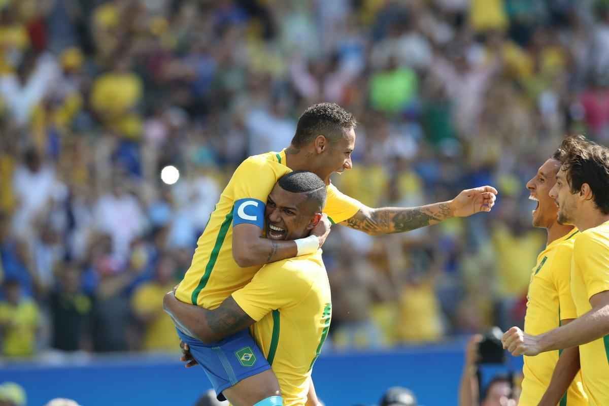 Brasil goleou Honduras por 6 a 0 e avanou  deciso do futebol masculino nos Jogos