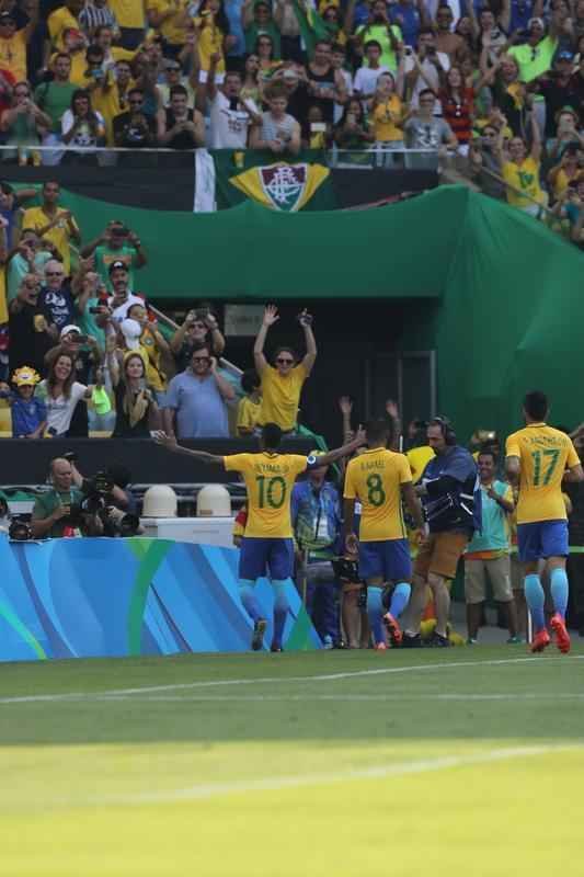 Brasil goleou Honduras por 6 a 0 e avanou  deciso do futebol masculino nos Jogos