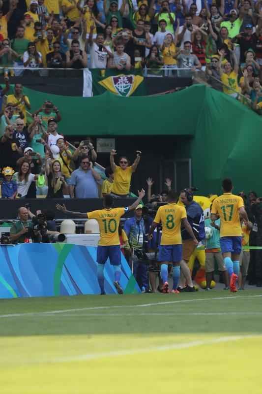 Brasil goleou Honduras por 6 a 0 e avanou  deciso do futebol masculino nos Jogos