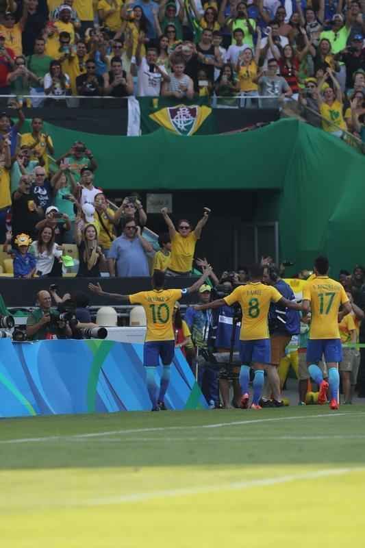 Brasil goleou Honduras por 6 a 0 e avanou  deciso do futebol masculino nos Jogos