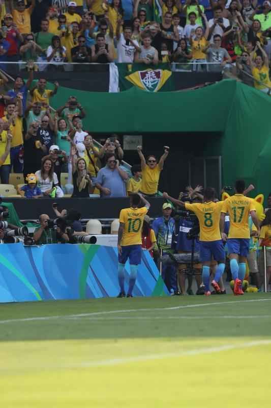 Brasil goleou Honduras por 6 a 0 e avanou  deciso do futebol masculino nos Jogos
