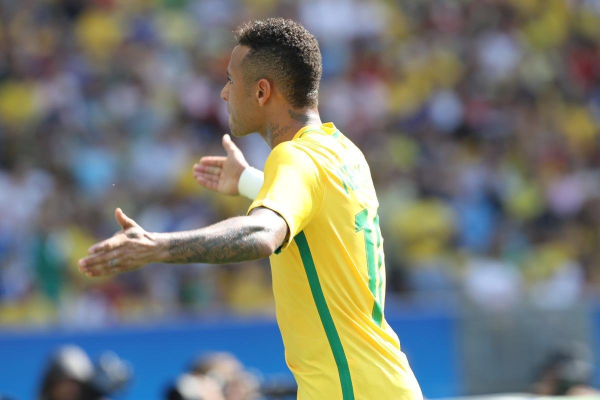 Brasil goleou Honduras por 6 a 0 e avanou  deciso do futebol masculino nos Jogos