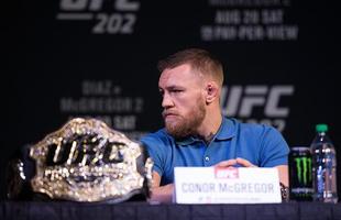 Fotos da coletiva do UFC 202, em Las Vegas - Conor McGregor responde a jornalistas