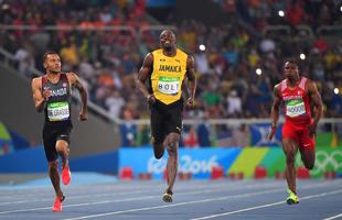 Imagens da disputa entre Bolt e De Grasse na semifinal dos 200m rasos