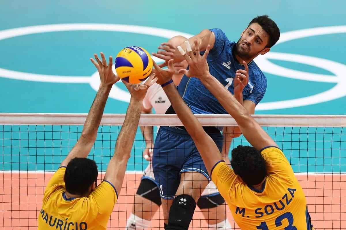 Seleo Brasileira vence Argentina por 3 a 1, no Maracanzinho, e se classifica para semifinal