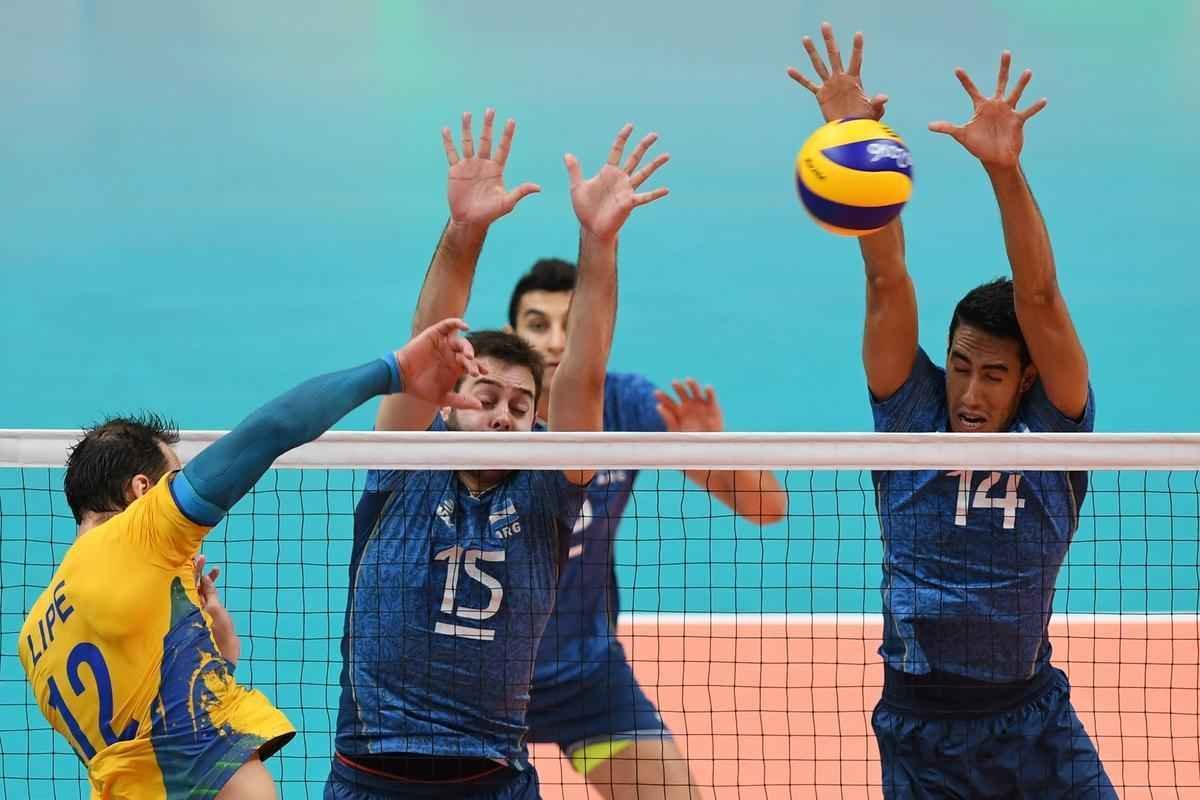 Seleo Brasileira vence Argentina por 3 a 1, no Maracanzinho, e se classifica para semifinal