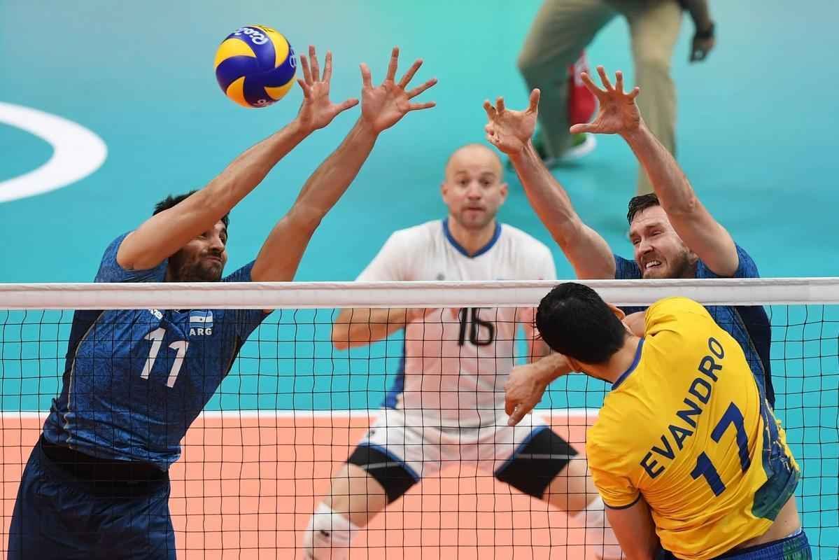 Seleo Brasileira vence Argentina por 3 a 1, no Maracanzinho, e se classifica para semifinal