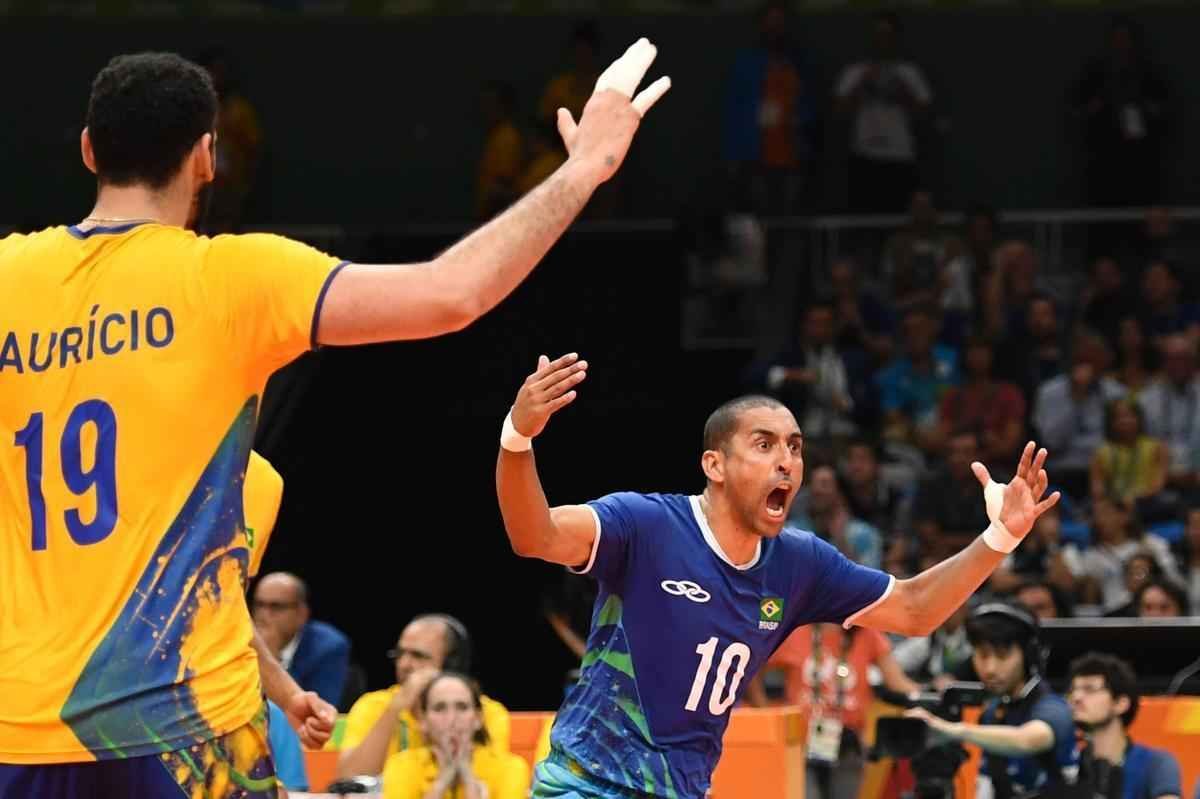 Seleo Brasileira vence Argentina por 3 a 1, no Maracanzinho, e se classifica para semifinal