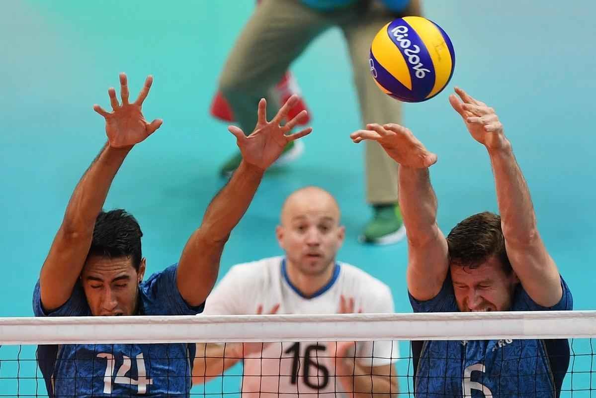 Seleo Brasileira vence Argentina por 3 a 1, no Maracanzinho, e se classifica para semifinal