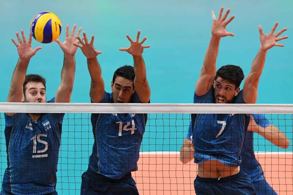 Seleo Brasileira vence Argentina por 3 a 1, no Maracanzinho, e se classifica para semifinal