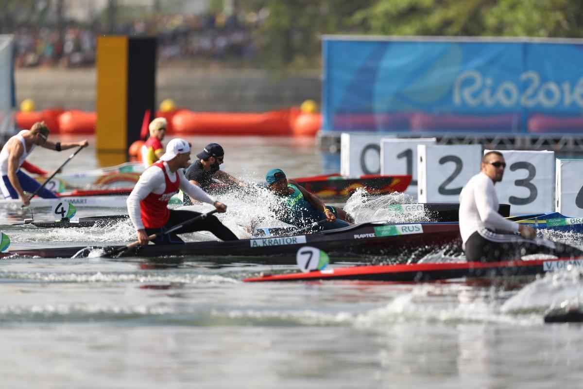 Isaquias Queiroz conquista mais uma medalha para o Brasil: o bronze, na categoria C1 200m da canoagem. Baiano foi prata na prova de C1 1000m