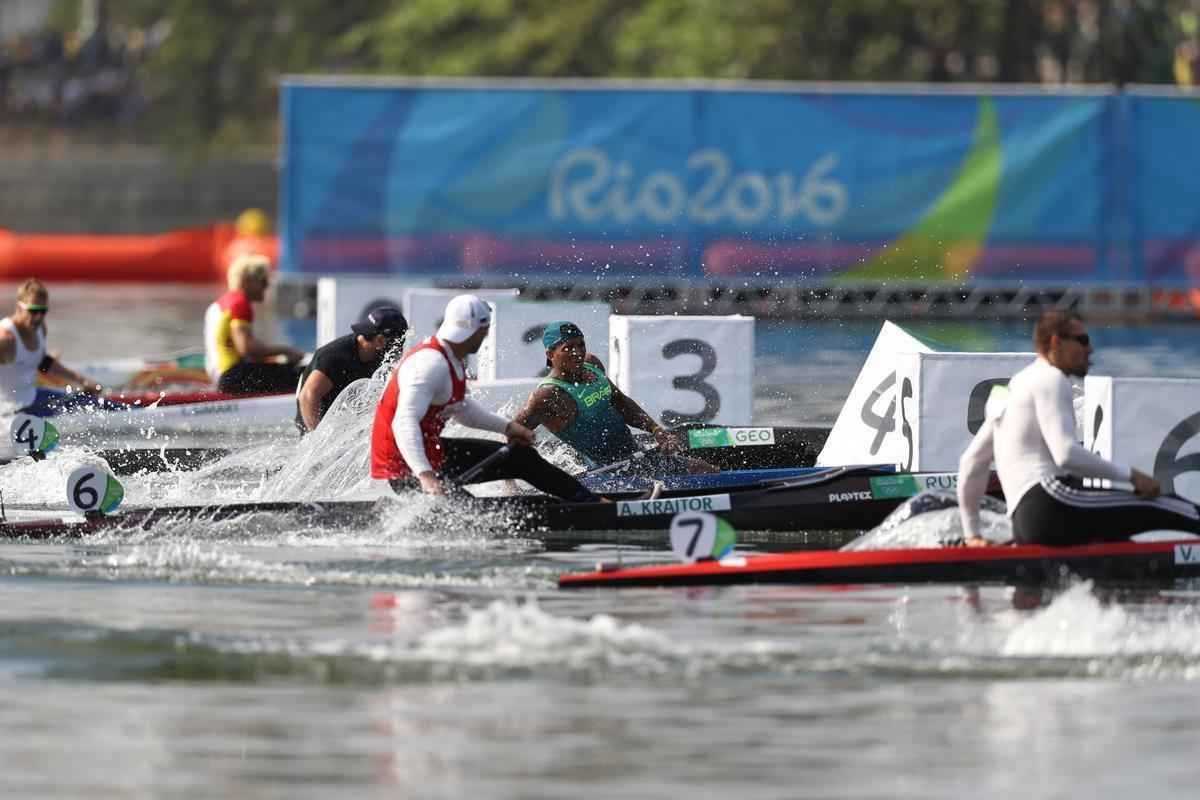 Isaquias Queiroz conquista mais uma medalha para o Brasil: o bronze, na categoria C1 200m da canoagem. Baiano foi prata na prova de C1 1000m