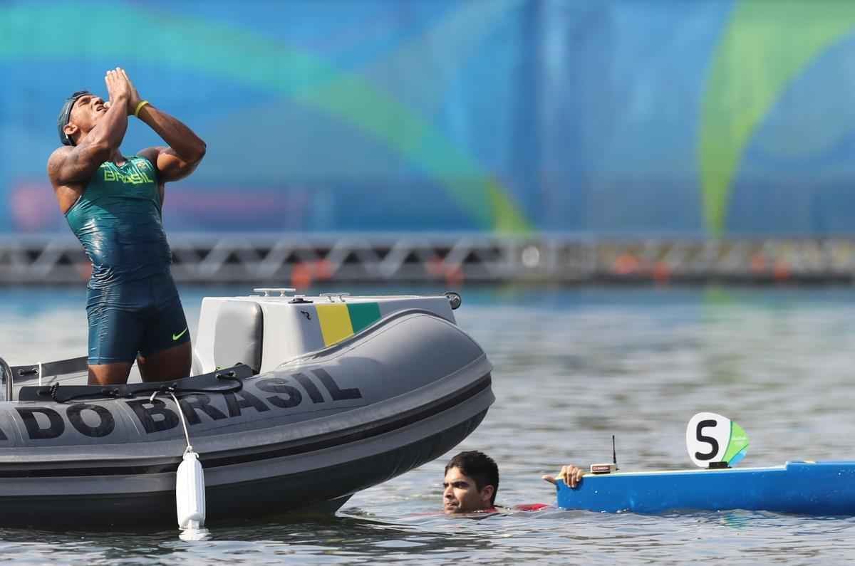 Isaquias Queiroz conquista mais uma medalha para o Brasil: o bronze, na categoria C1 200m da canoagem. Baiano foi prata na prova de C1 1000m