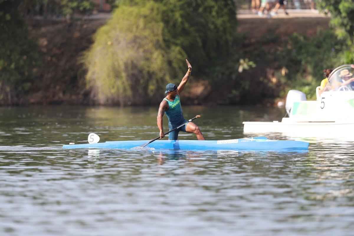 Isaquias Queiroz conquista mais uma medalha para o Brasil: o bronze, na categoria C1 200m da canoagem. Baiano foi prata na prova de C1 1000m