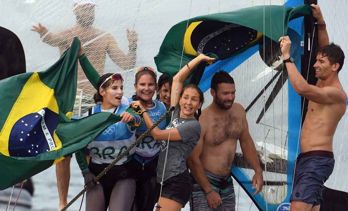 Conquista foi com muita emoo na medal race, nesta quinta-feira, quando a dupla chegou na primeira posio 