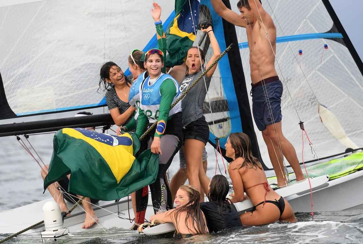 Conquista foi com muita emoo na medal race, nesta quinta-feira, quando a dupla chegou na primeira posio