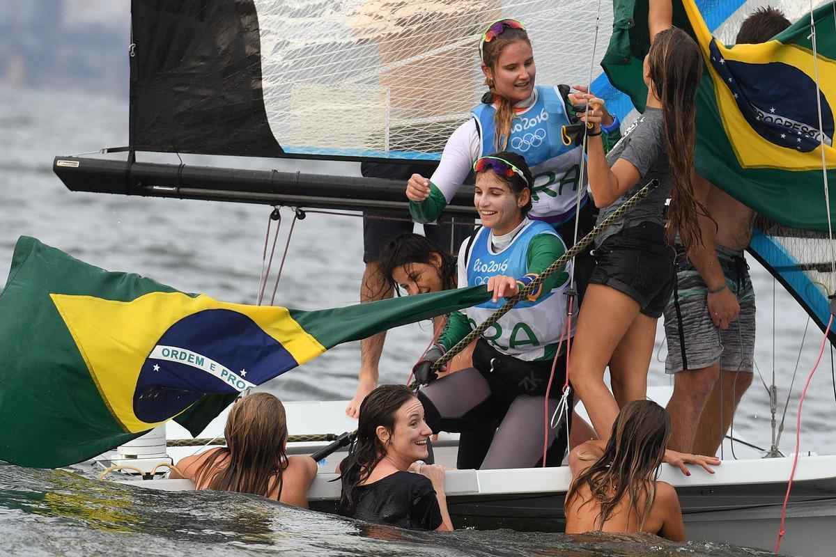 Conquista foi com muita emoo na medal race, nesta quinta-feira, quando a dupla chegou na primeira posio 