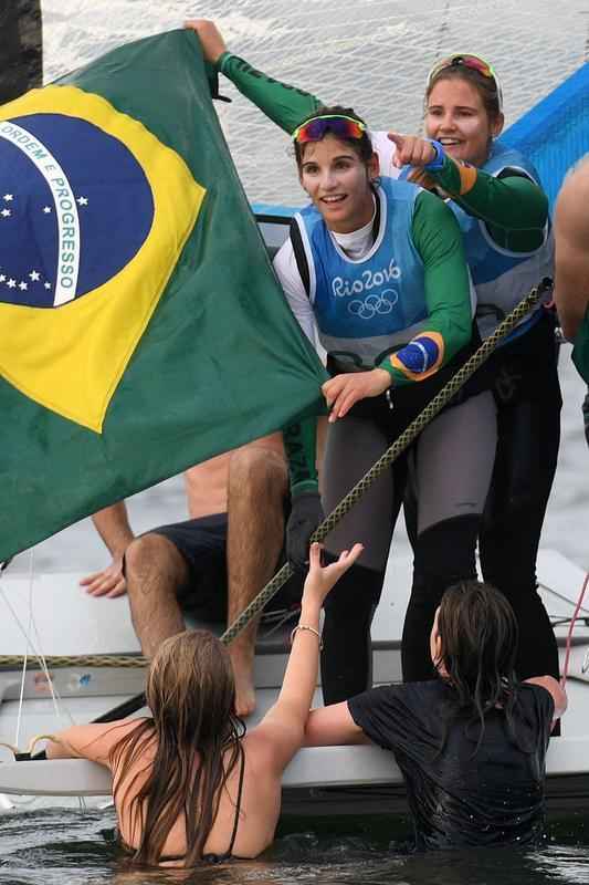 Conquista foi com muita emoo na medal race, nesta quinta-feira, quando a dupla chegou na primeira posio 