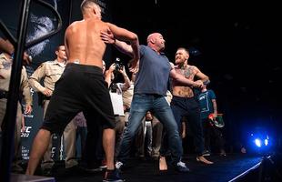 Pesagem oficial do UFC 202, em Las Vegas - Dana White separa Nate e McGregor na encarada