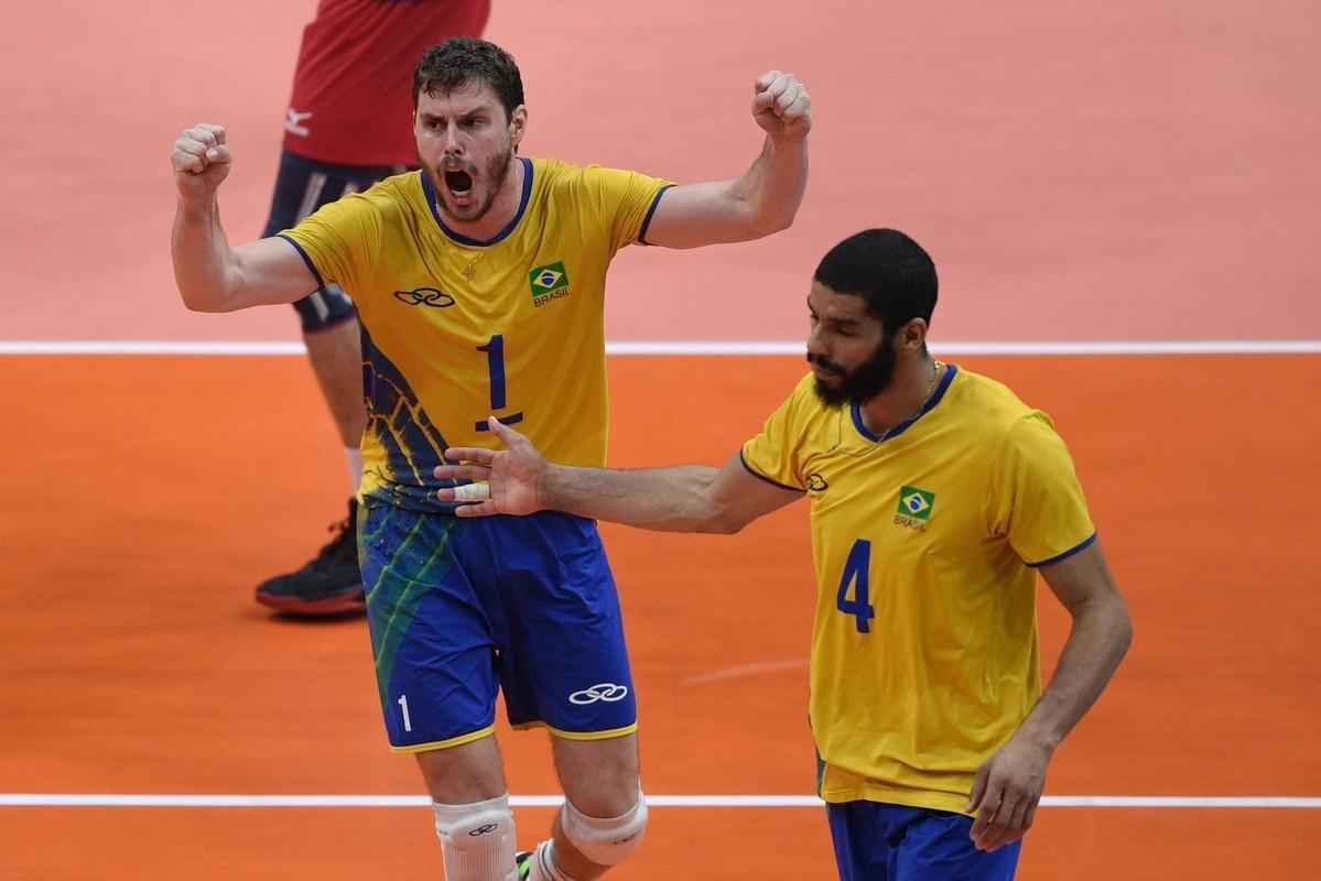 Brasil tem grande atuao e bate a Rssia por 3 sets a 0 no Maracanzinho lotado