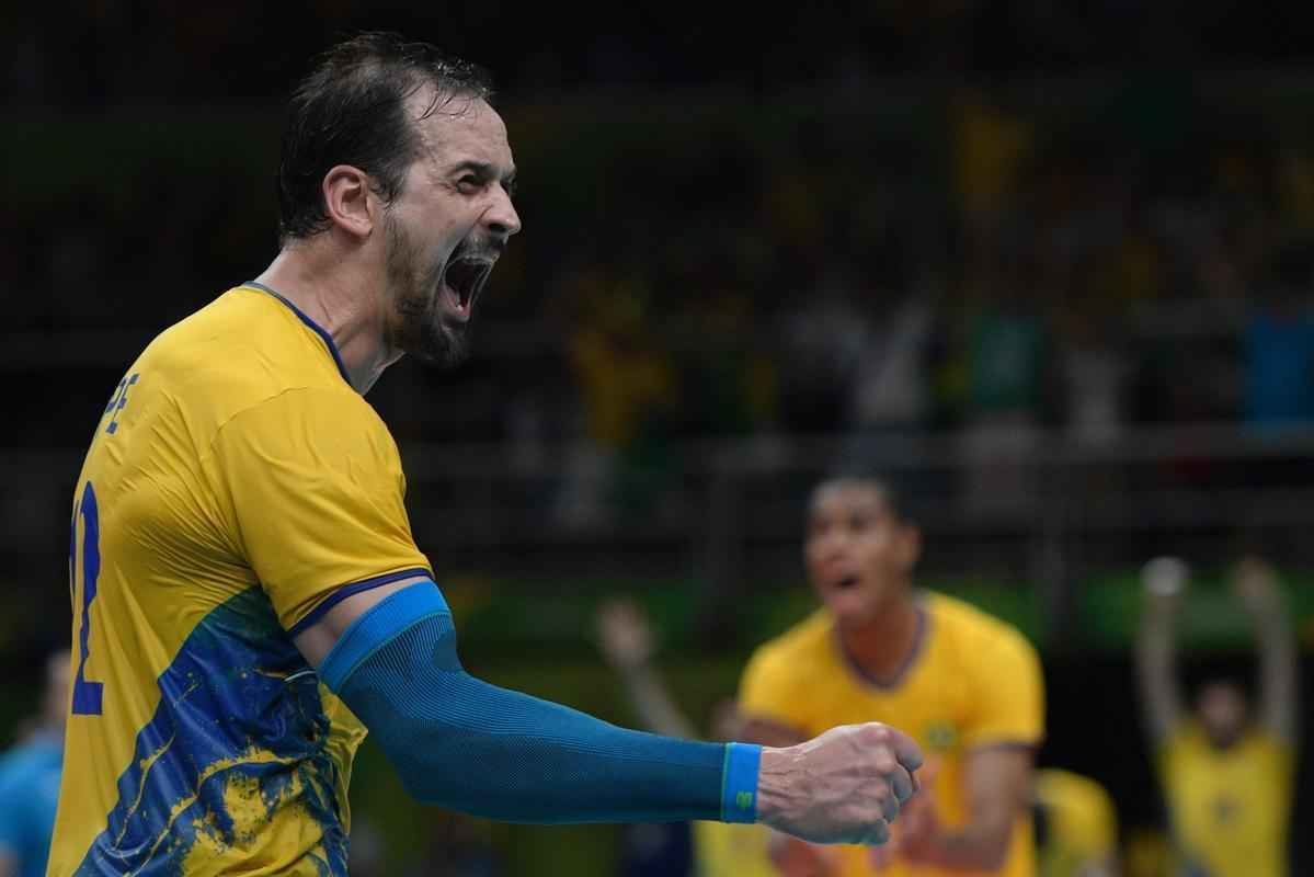 Brasil tem grande atuao e bate a Rssia por 3 sets a 0 no Maracanzinho lotado