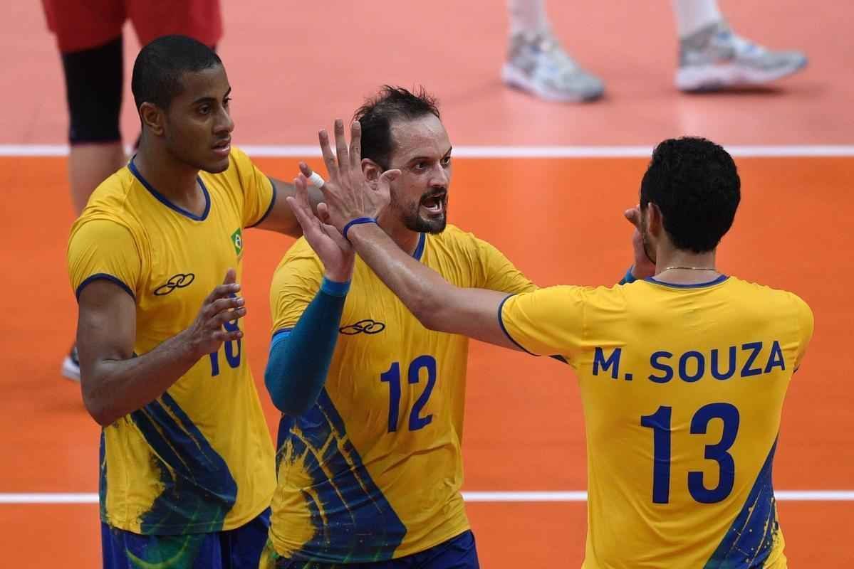 Brasil tem grande atuao e bate a Rssia por 3 sets a 0 no Maracanzinho lotado