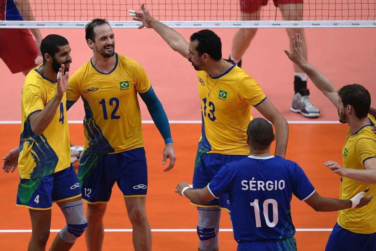 Brasil tem grande atuao e bate a Rssia por 3 sets a 0 no Maracanzinho lotado