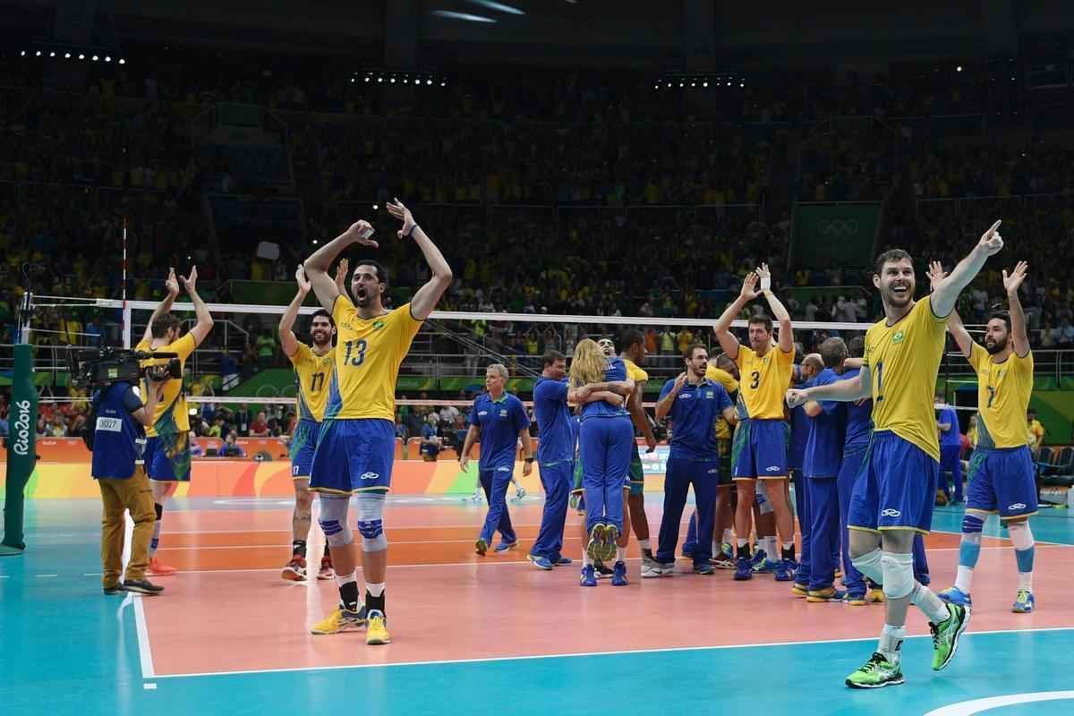 Brasil tem grande atuao e bate a Rssia por 3 sets a 0 no Maracanzinho lotado