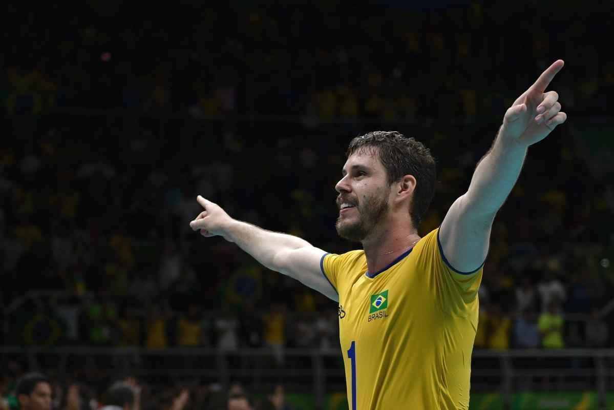 Brasil tem grande atuao e bate a Rssia por 3 sets a 0 no Maracanzinho lotado