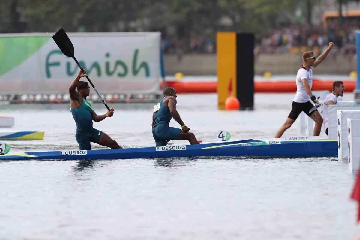 Dupla brasileira conquistou a medalha de prata em prova disputada na Loga Rodrigo de Freitas, neste sbado