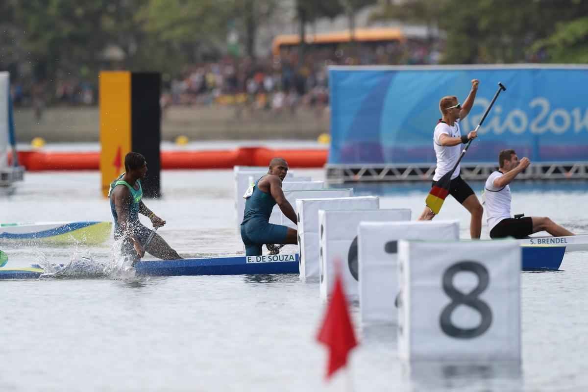 Dupla brasileira conquistou a medalha de prata em prova disputada na Loga Rodrigo de Freitas, neste sbado