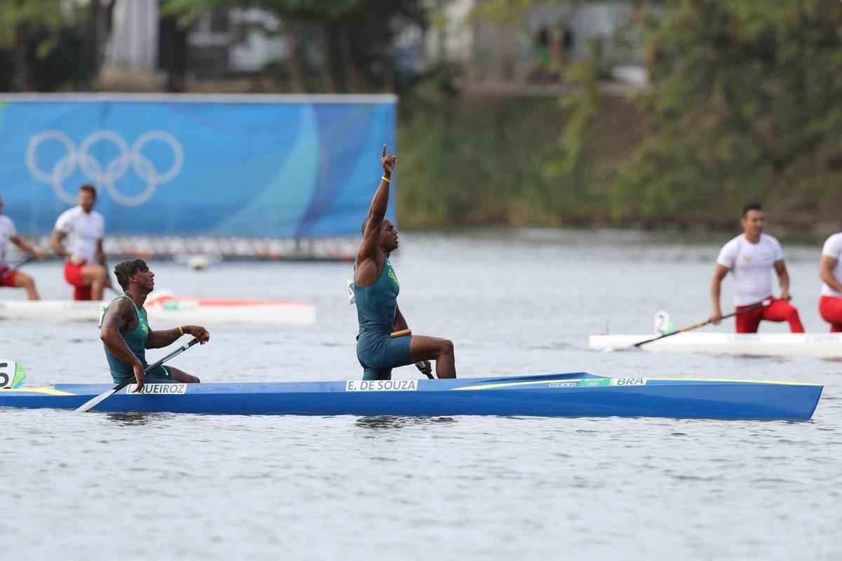 Dupla brasileira conquistou a medalha de prata em prova disputada na Loga Rodrigo de Freitas, neste sbado