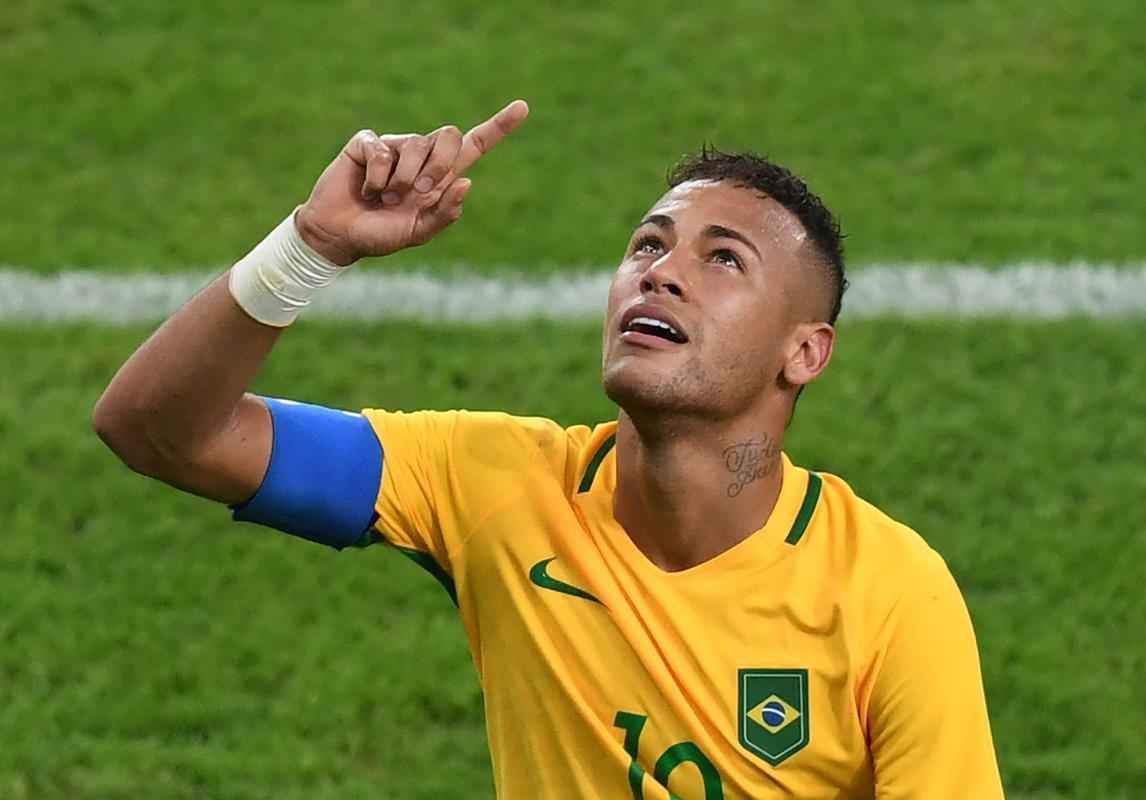 Confronto entre brasileiros e alemes pela final olmpica foi disputado no Estdio Maracan