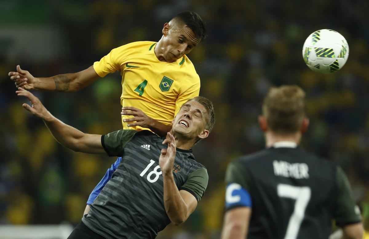Confronto entre brasileiros e alemes pela final olmpica foi disputado no Estdio Maracan