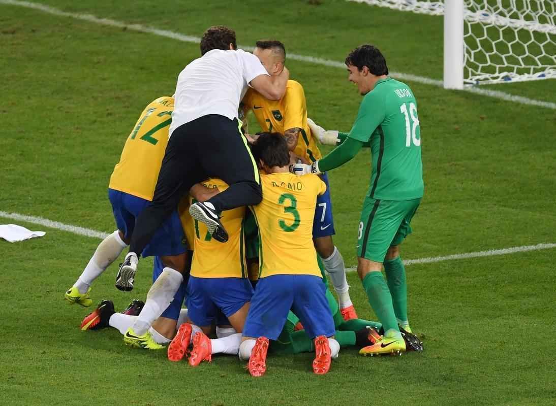 Brasil vence Alemanha nos pnaltis, por 5 a 4, e conquista o indito ouro no futebol no Maracan