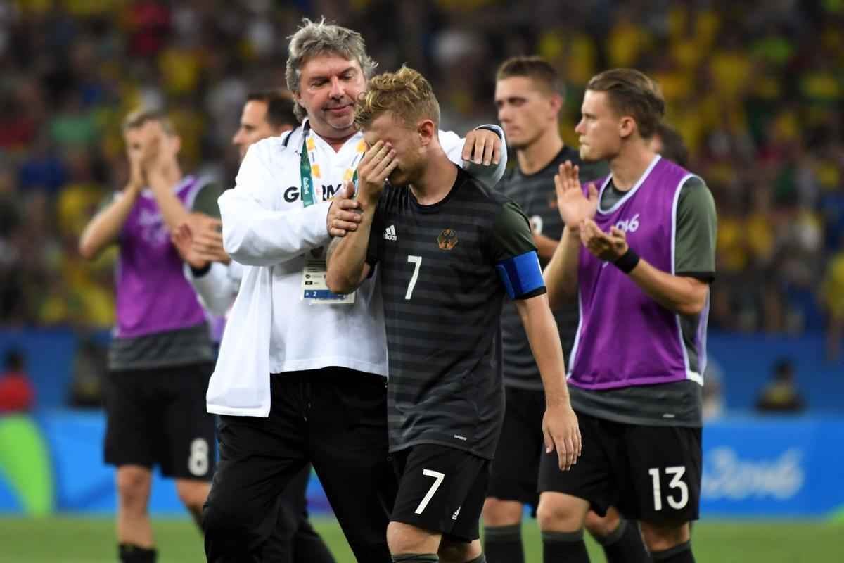 Brasil vence Alemanha nos pnaltis, por 5 a 4, e conquista o indito ouro no futebol no Maracan