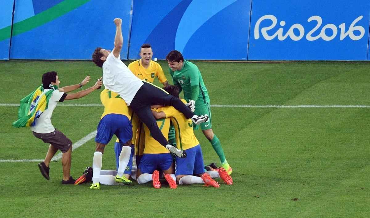 Brasil vence Alemanha nos pnaltis, por 5 a 4, e conquista o indito ouro no futebol no Maracan