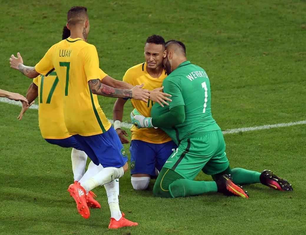 Brasil vence Alemanha nos pnaltis, por 5 a 4, e conquista o indito ouro no futebol no Maracan