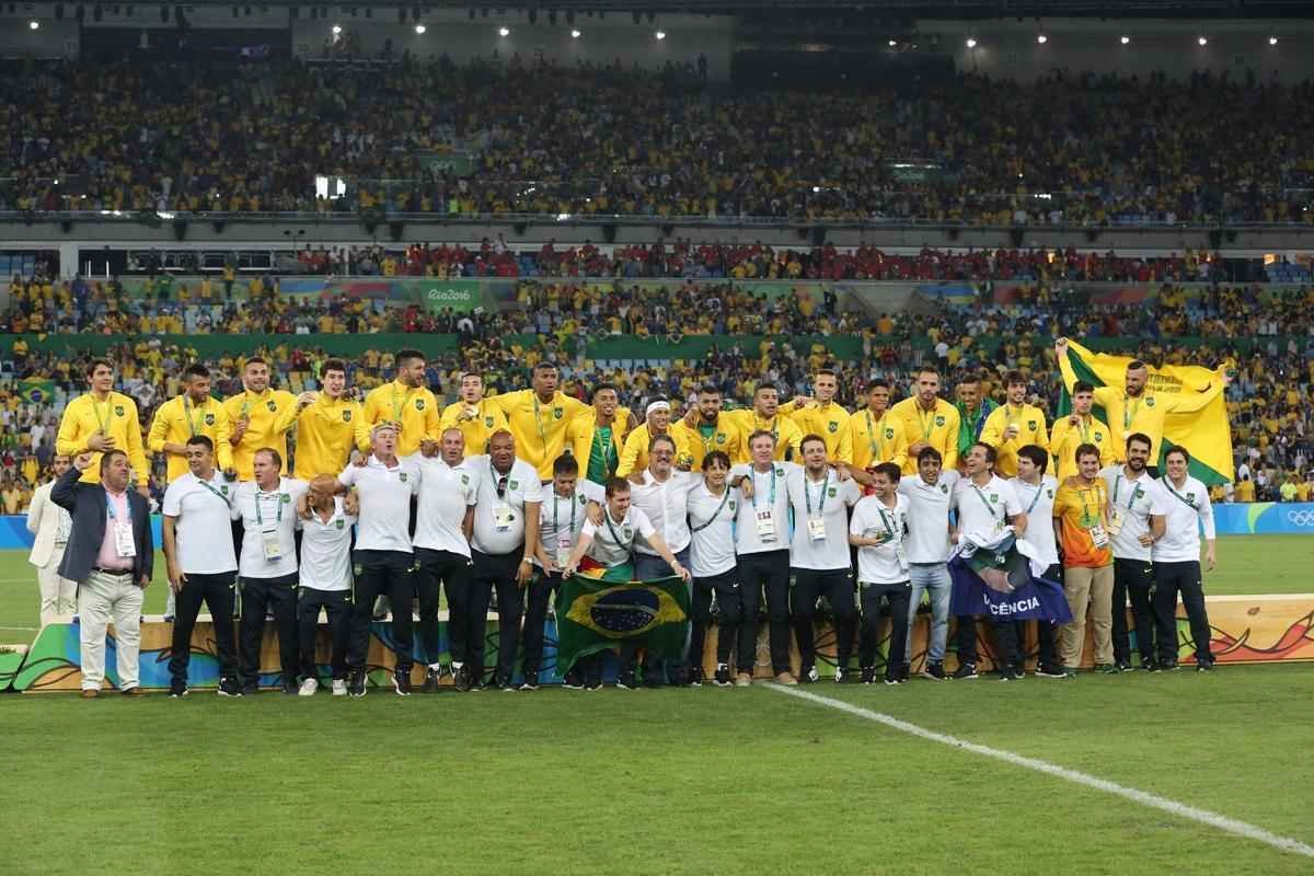 Fotos da comemorao do ouro brasileiro no futebol masculino