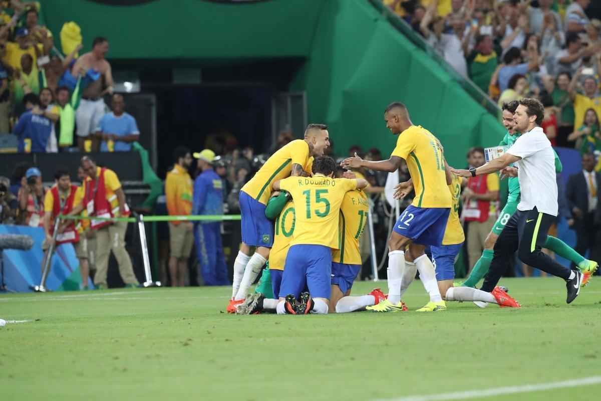 Fotos da comemorao do ouro brasileiro no futebol masculino
