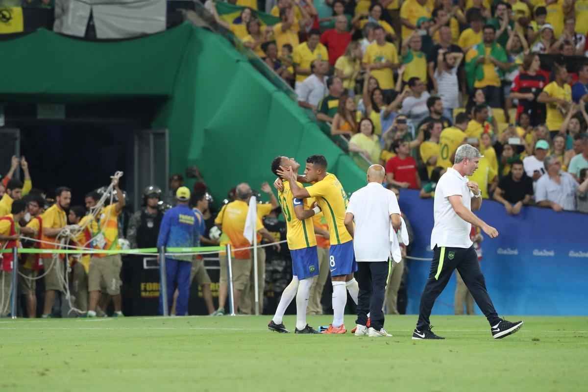 Fotos da comemorao do ouro brasileiro no futebol masculino