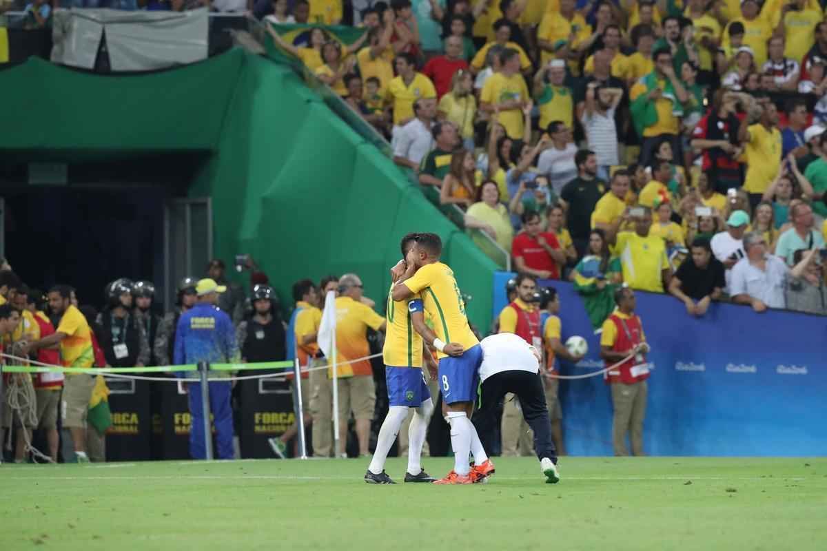 Fotos da comemorao do ouro brasileiro no futebol masculino