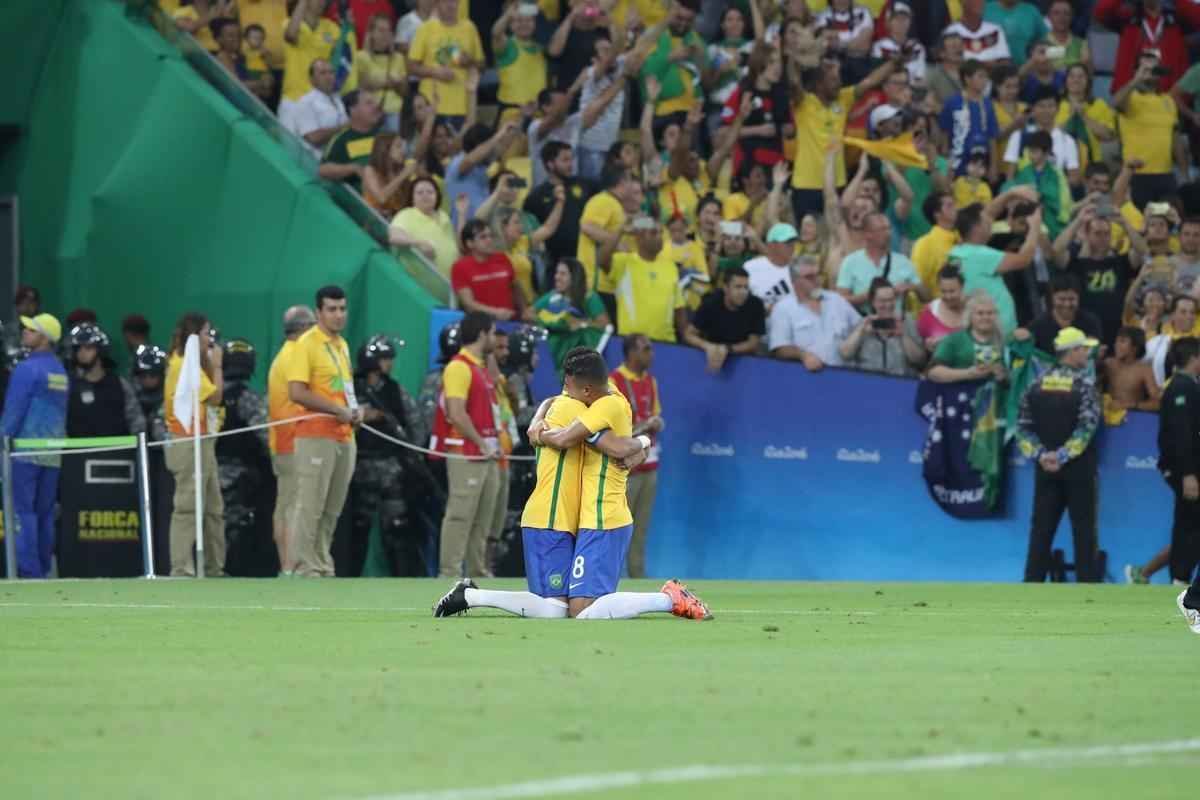 Fotos da comemorao do ouro brasileiro no futebol masculino
