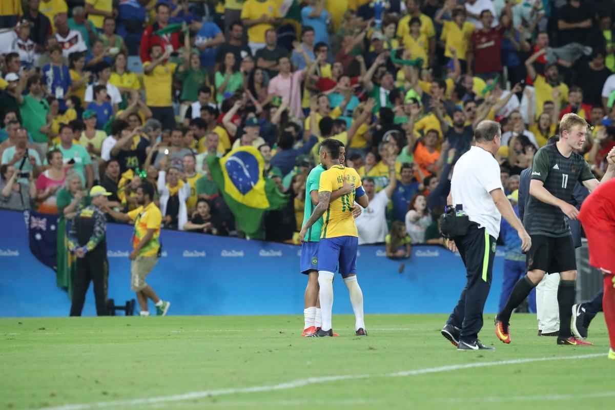 Fotos da comemorao do ouro brasileiro no futebol masculino