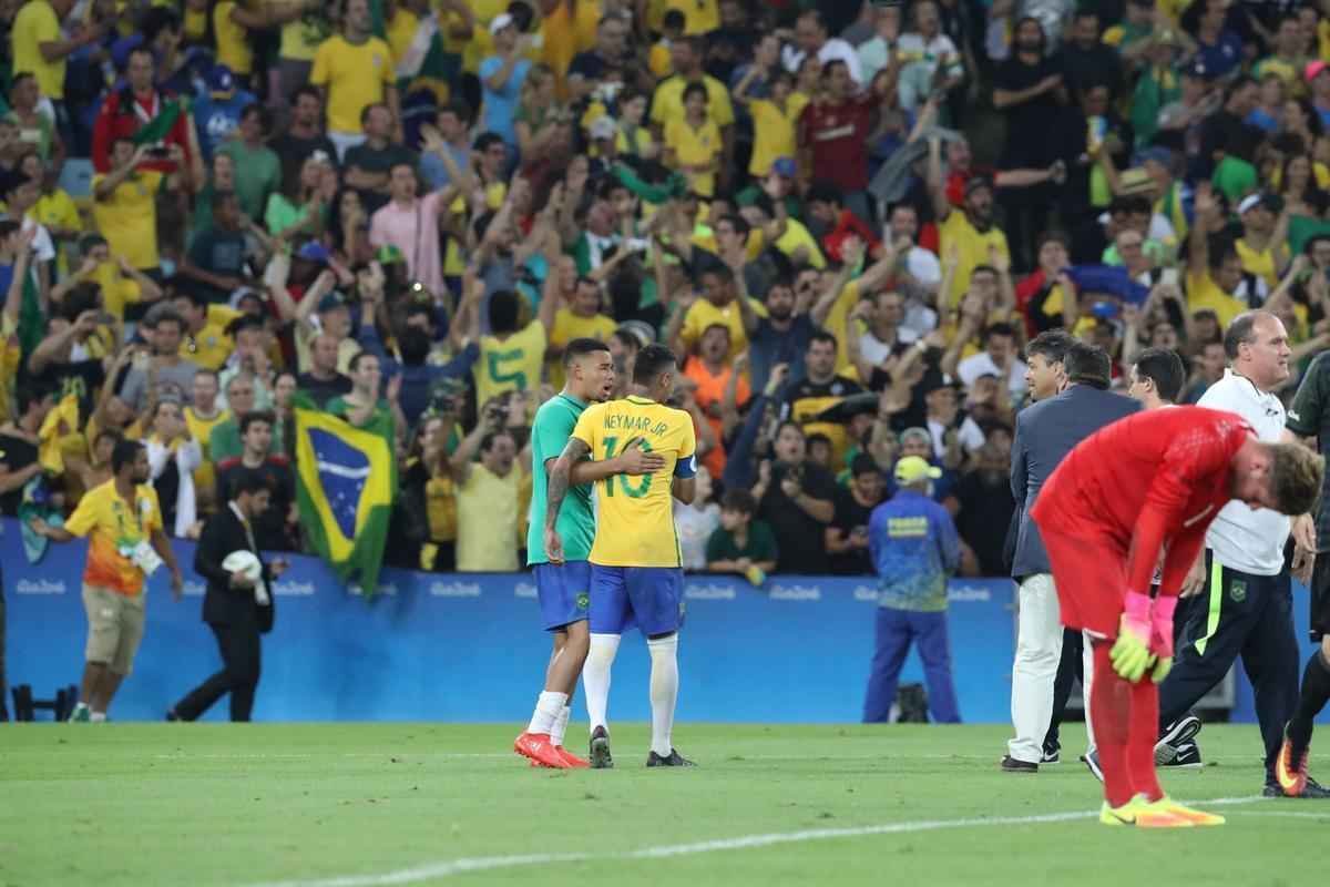 Fotos da comemorao do ouro brasileiro no futebol masculino