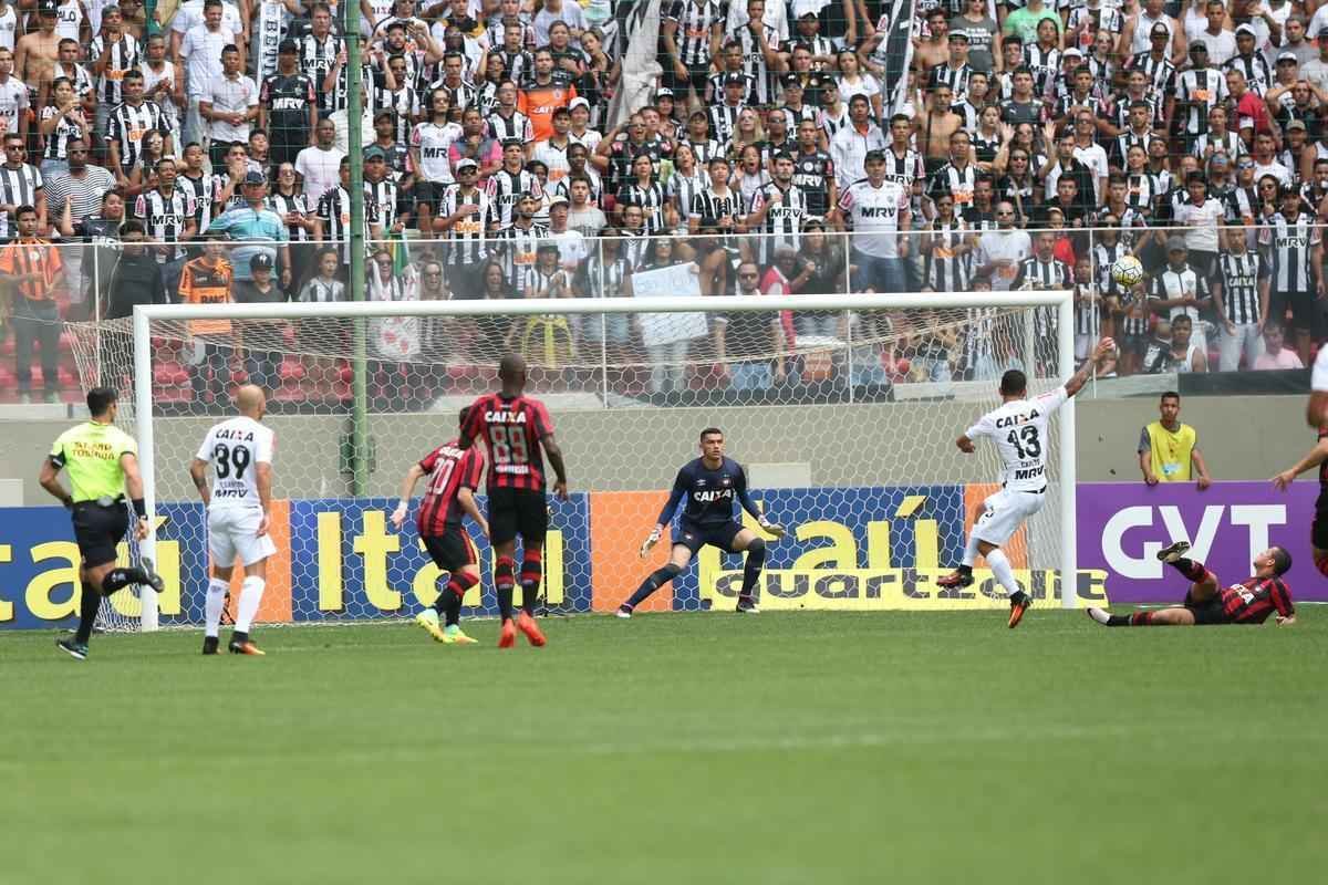 Atltico x Atltico-PR, jogo disputado no Independncia pela 21 rodada do Campeonato Brasileiro